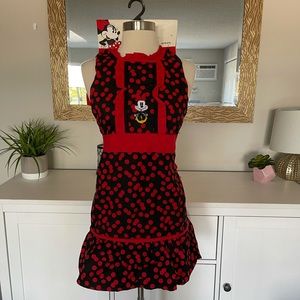 Nwt Disney apron